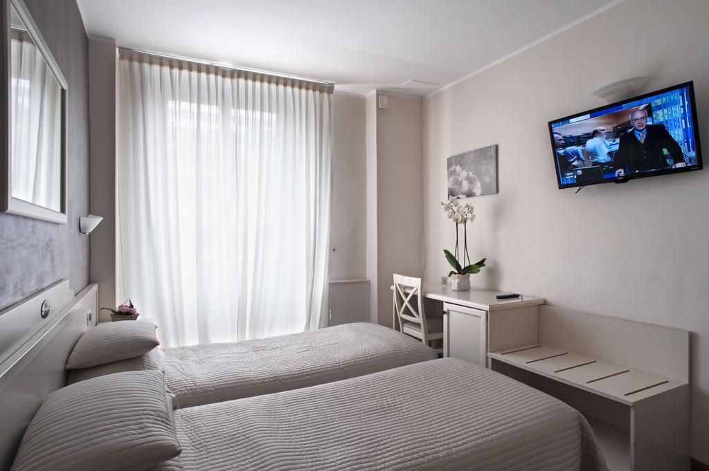 Hotel Cortese Sanremo Zimmer foto