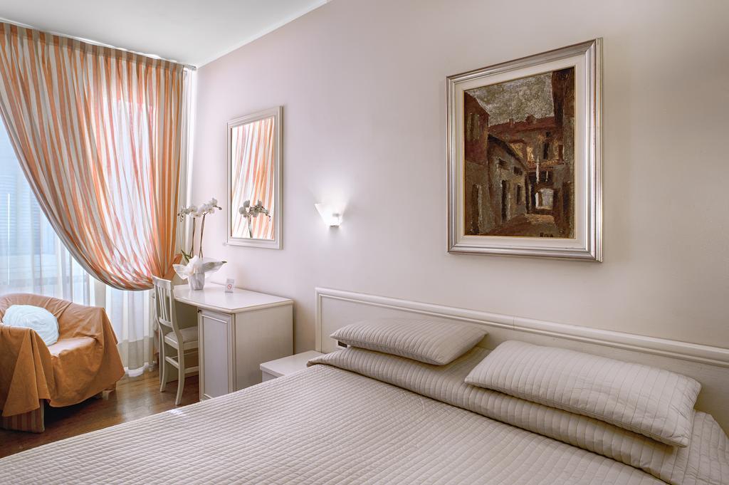 Hotel Cortese Sanremo Zimmer foto